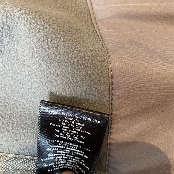 Aritzia Community Jacket - Picture 9 of 13